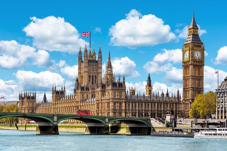 england-london-top-attractions-things-to-do-intro-paragraph-big-ben-thames-bridge