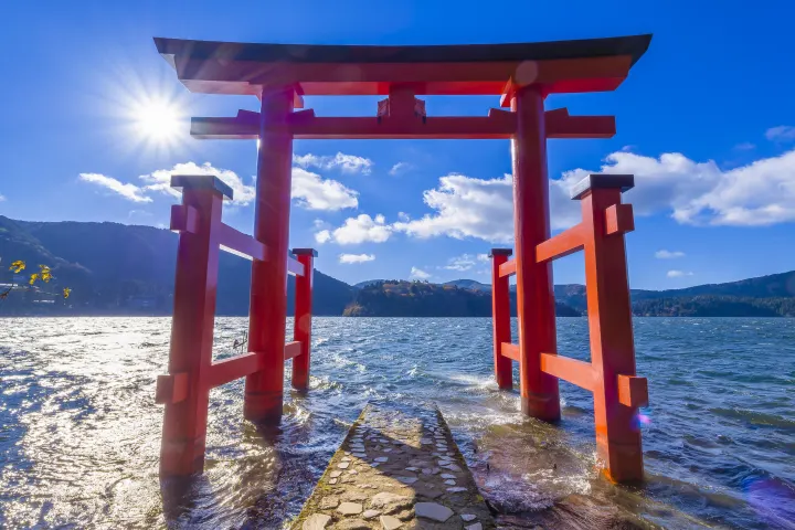 cong-torii-hakone-3_svqbei