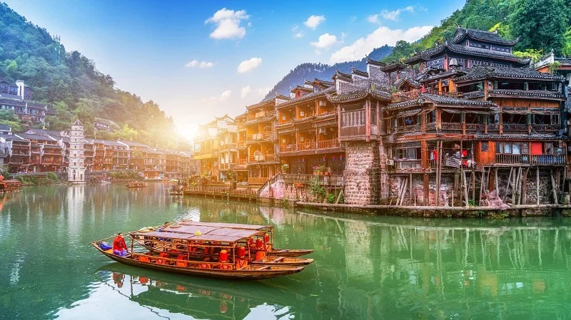 tour-duong-bo-phuong-hoang-co-tran-6-ngay-5-dem