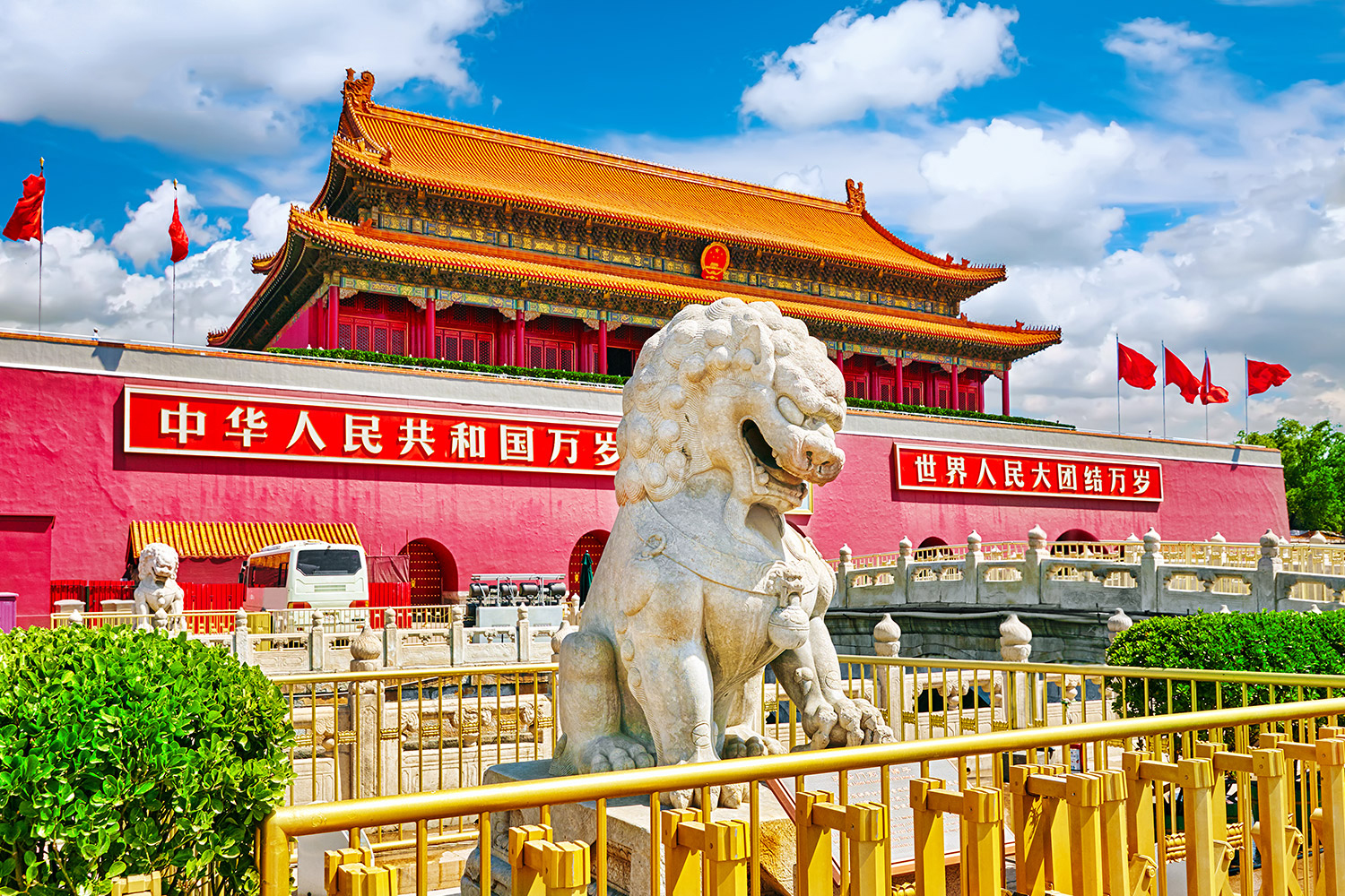 Tiananmen-Square-near-Gate-of-Heavenly-Peace_299504831 (1)
