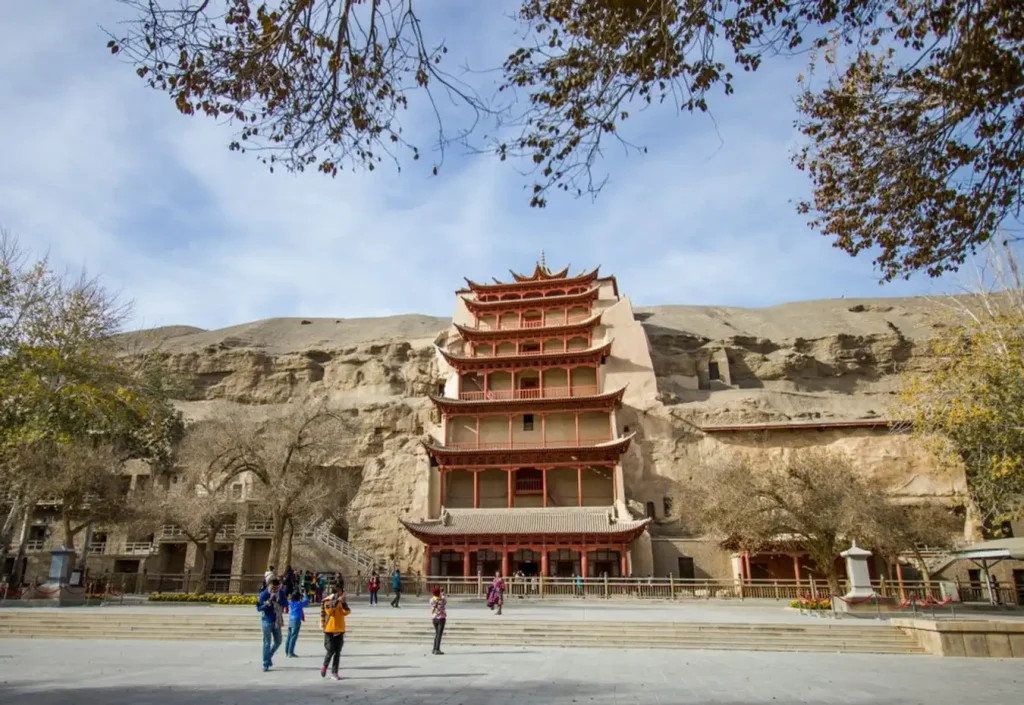 TOUR TRUNG QUỐC: CON ĐƯỜNG TƠ LỤA CAM TÚC – THANH HẢI ĐÔN HOÀNG – GIA DỤC QUAN – NÚI BẢY MÀU – HỒ THANH HẢI – HỒ MUỐI CHAKA 7N6Đ Lịch khởi hành đa dạng quý khách vui lòng Liên hệ IPO Travel để được tư vấn trực tiếp.