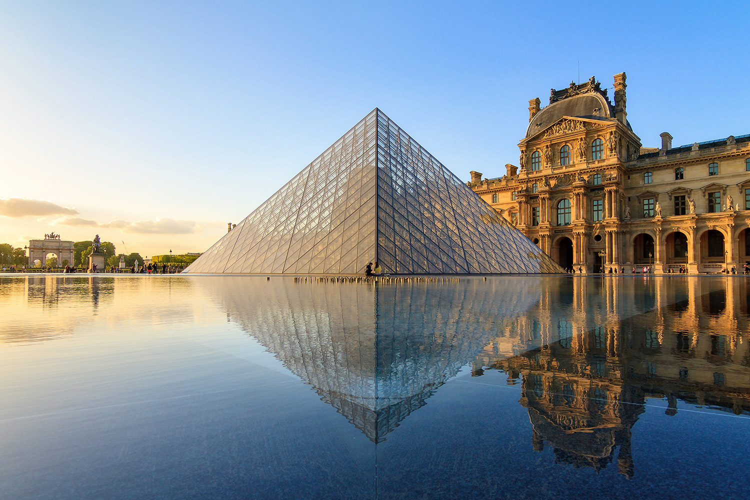 Louvre-museum_408957343