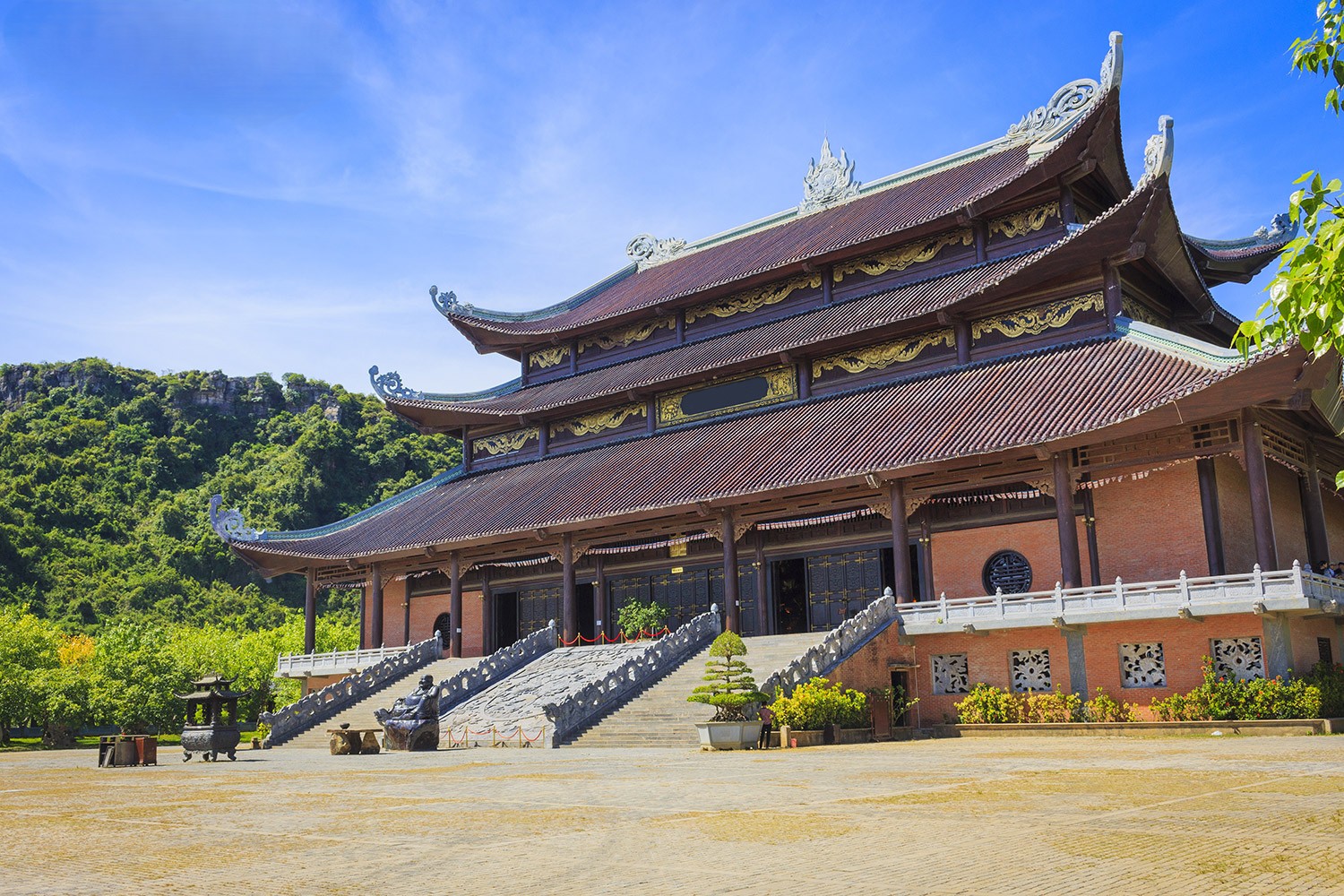 bai-dinh-pagoda-ninh-binh