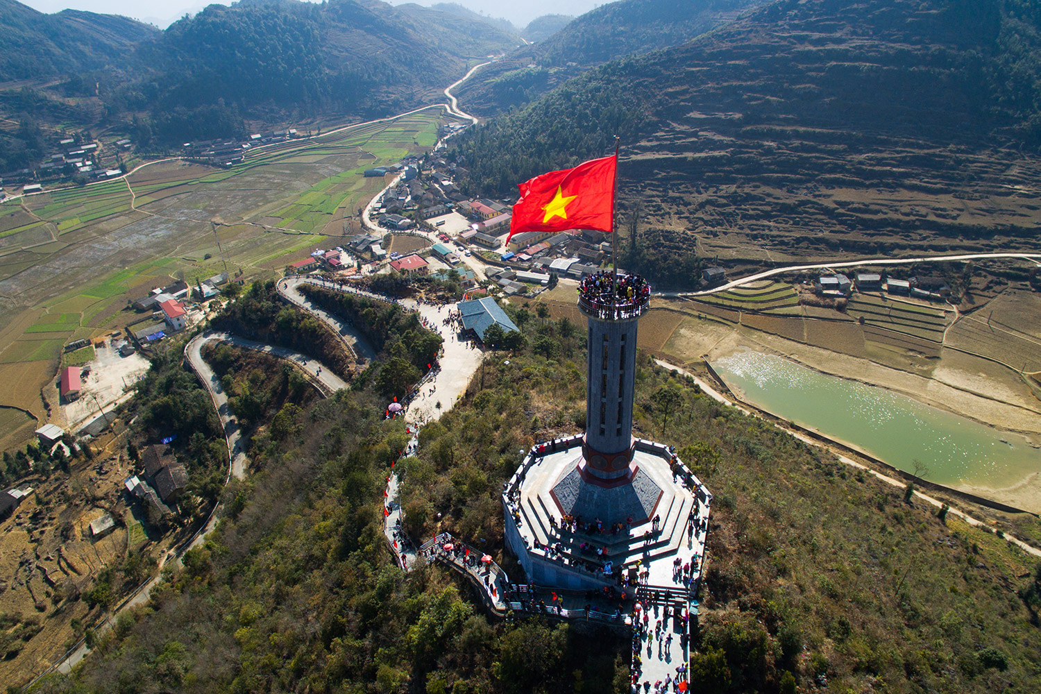 Lung-Cu-flag-tower_379340449