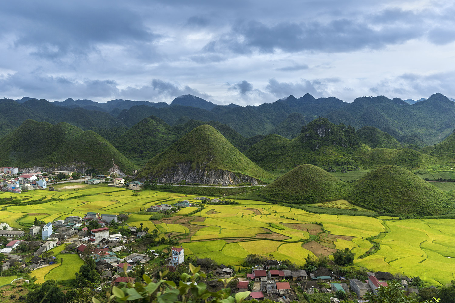 Nui-doi-co-tien_325364870