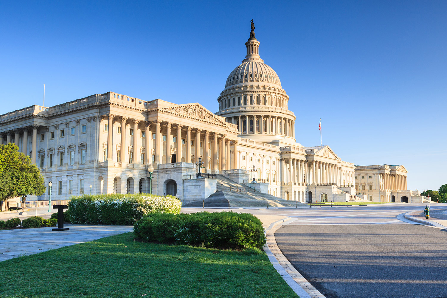 Capitol-Building-as-seen-from-Independence-Avenue-in-Washington_192332942