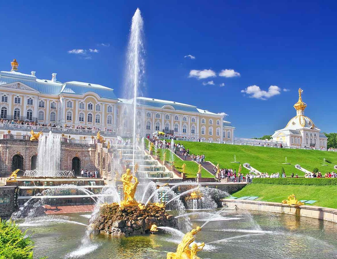 chiem-nguong-ve-dep-cung-dien-mua-he-peterhof-trong-tour-du-lich-nga(2)