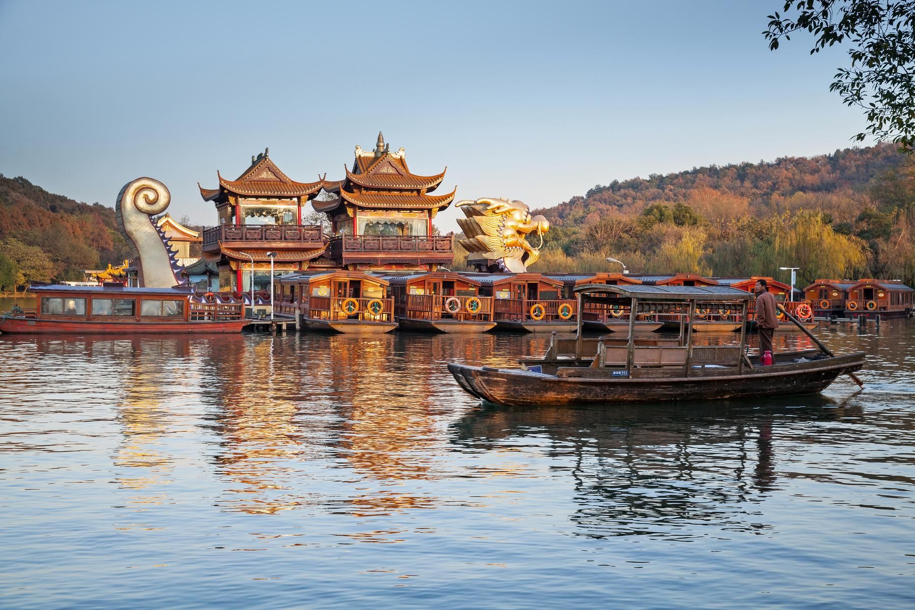 west-lake-in-hangzhou-239315821_1776742390